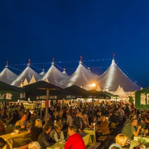 Doppelstock-Zelt HTS Röder mit Pagodendach – 10 x 15 x 6,8 m